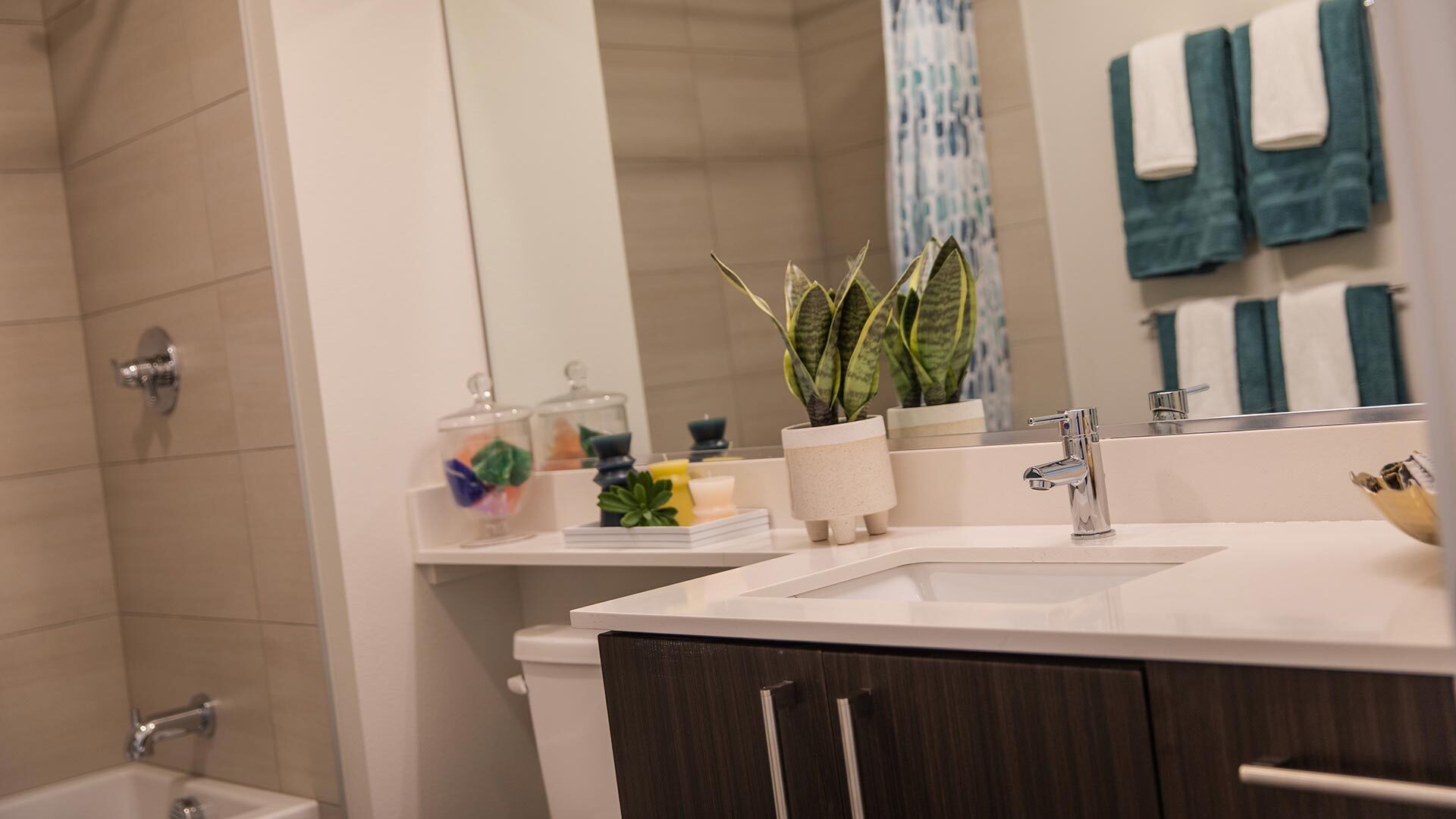 Bellevue 0 1 bathroom view 2