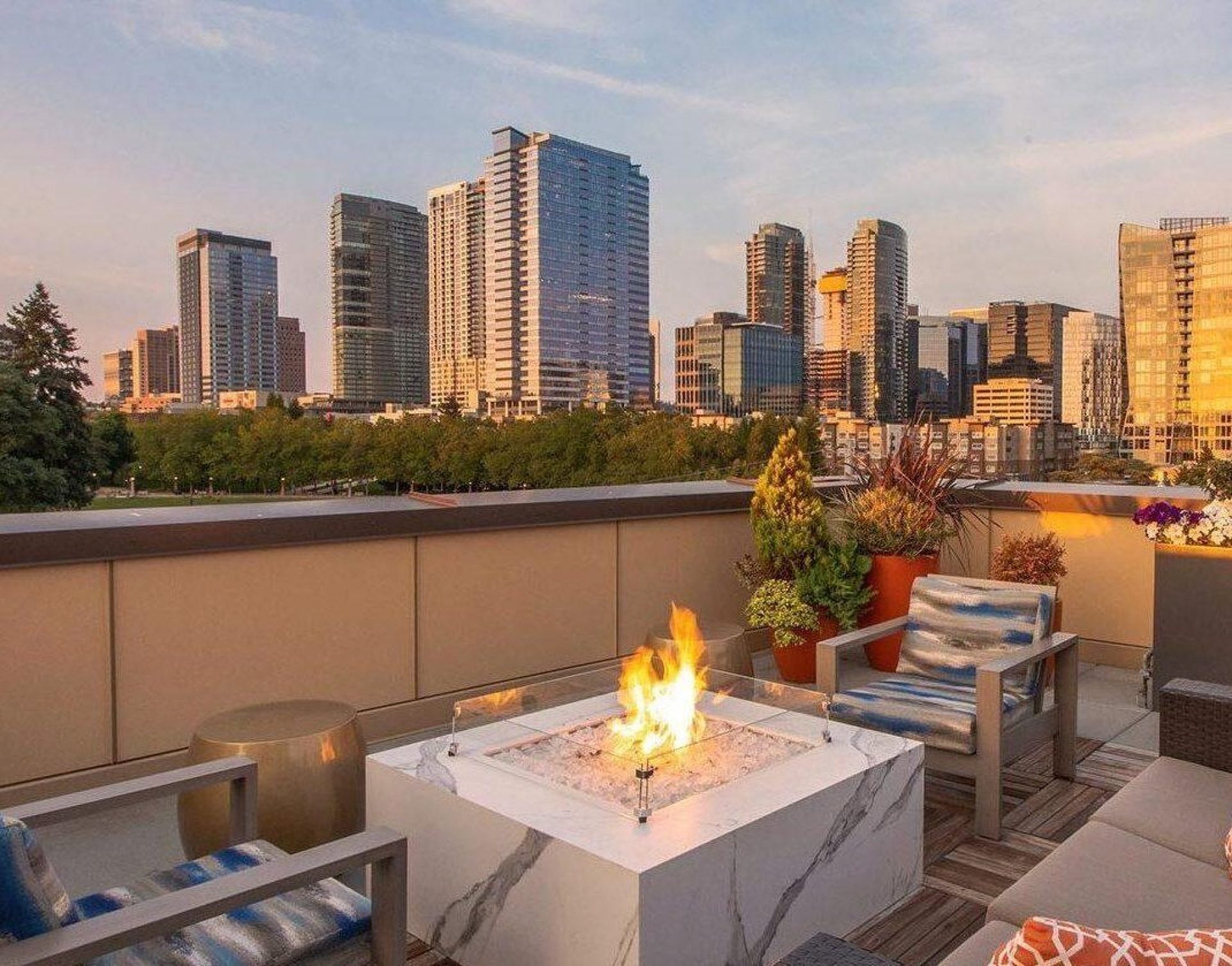 Blu bellevue rooftop evening