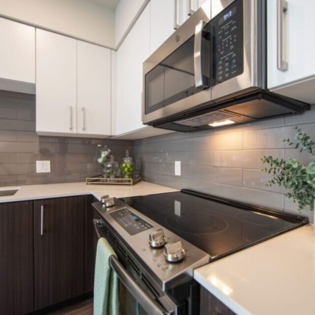 0.1 - 1 Bedroom - 611 sq ft