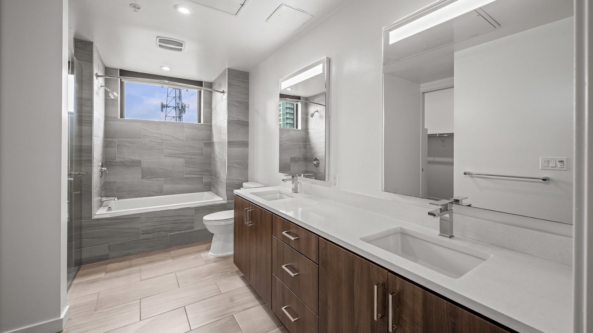 ALX Townhome Primary Bath View 1 web