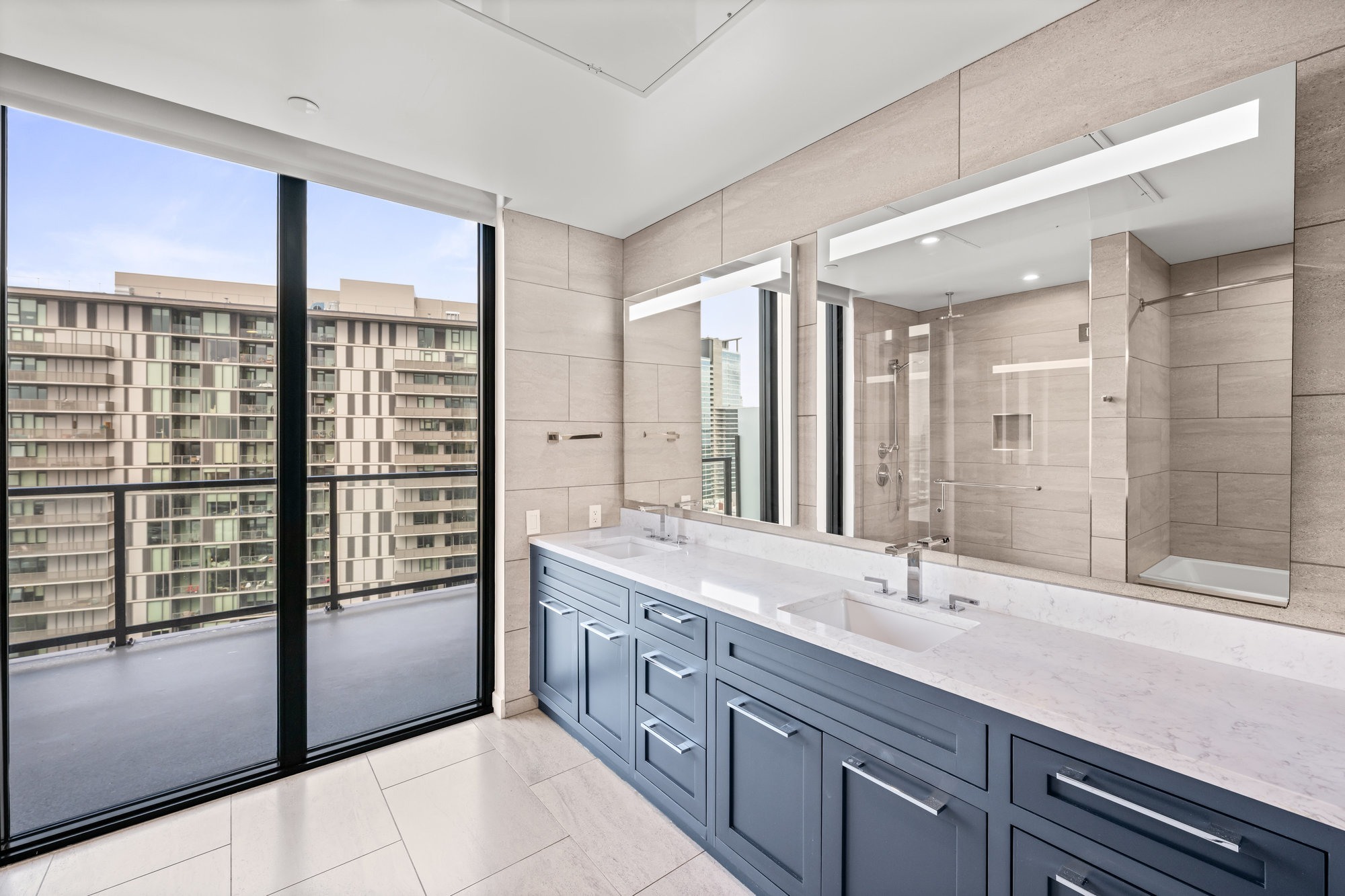 ALX Penthouse 1 Bath View 4