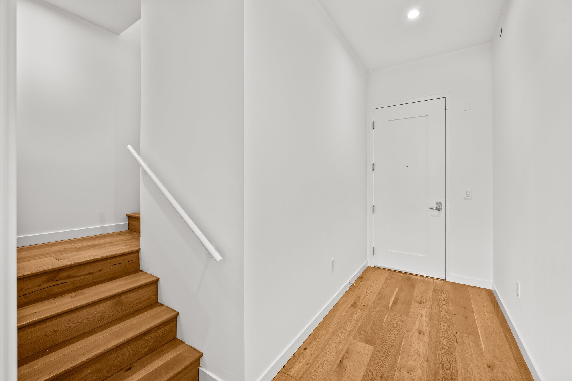 ALX Penthouse 1 Hall View 1