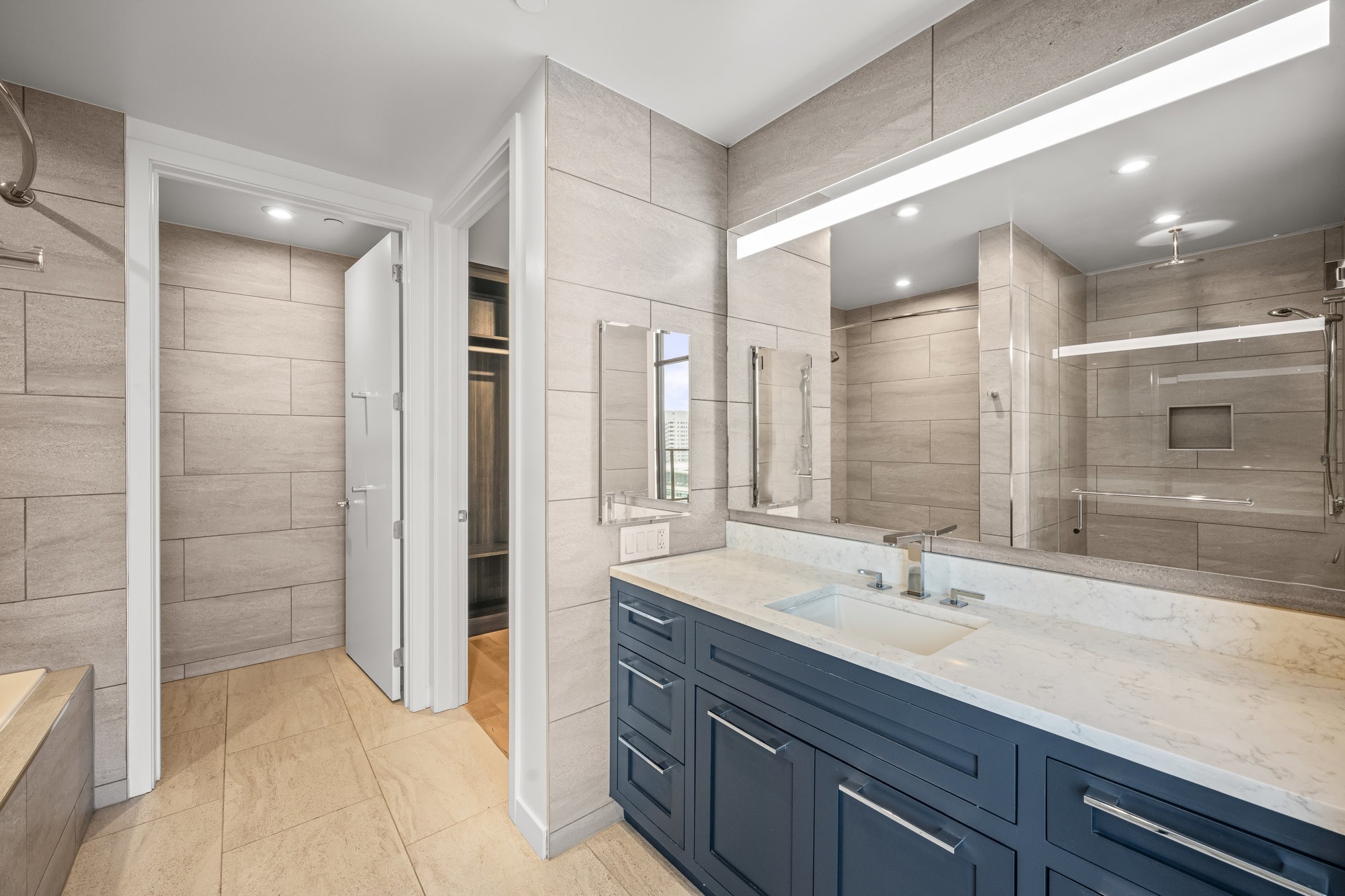 ALX Penthouse 1 Primary Bath View 1