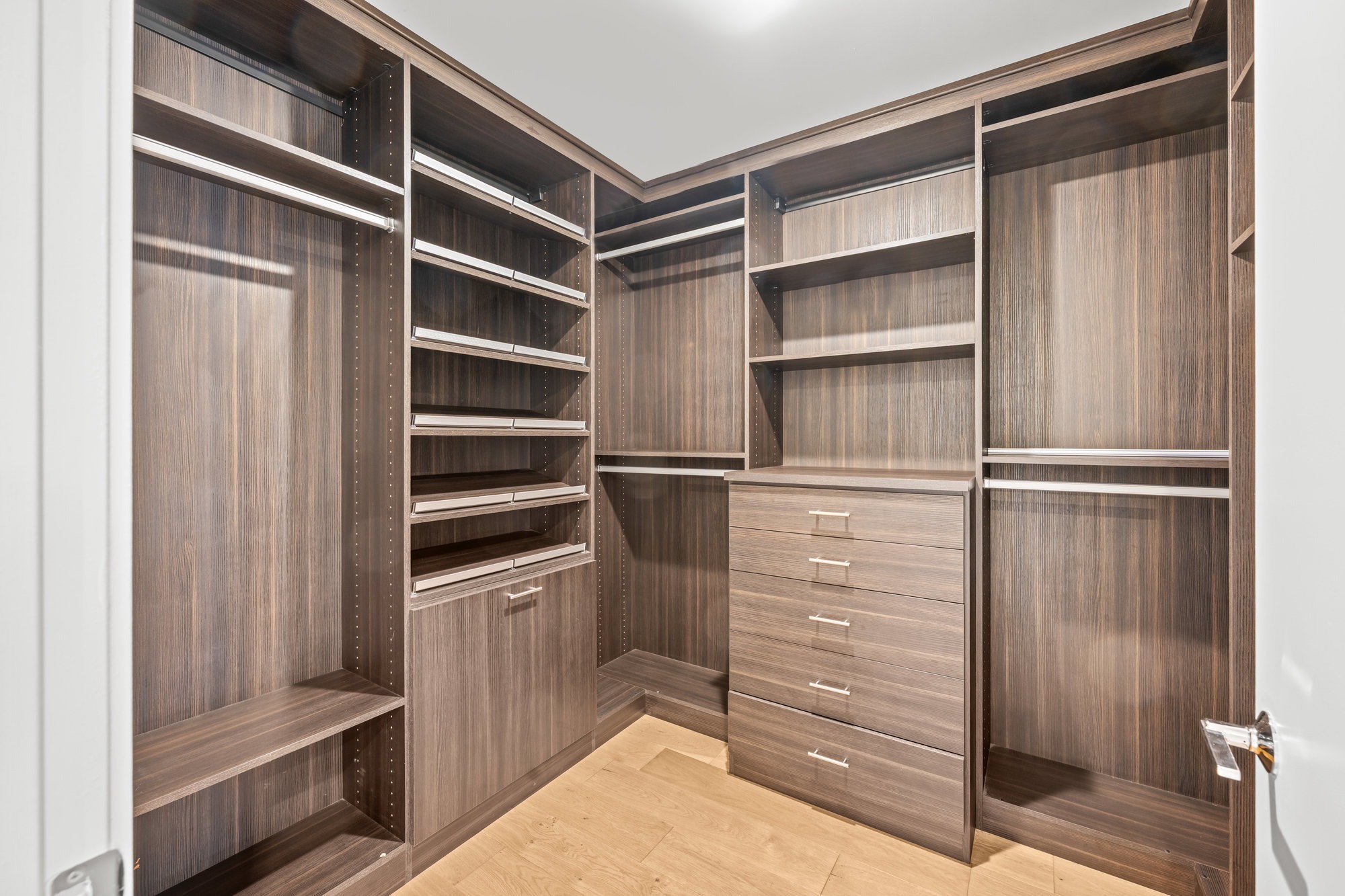 ALX Penthouse 1 Primary Closet View 1