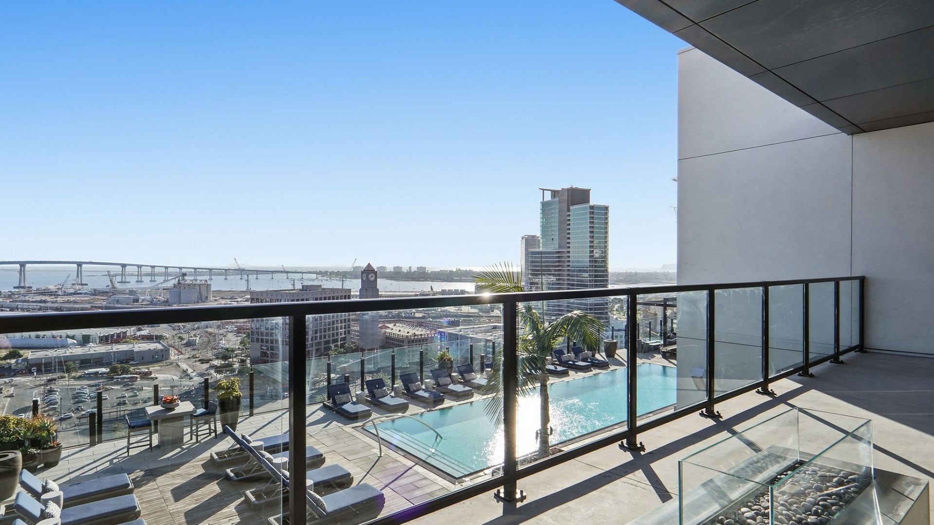 Alx san diego penthouse ph2 balcony view4