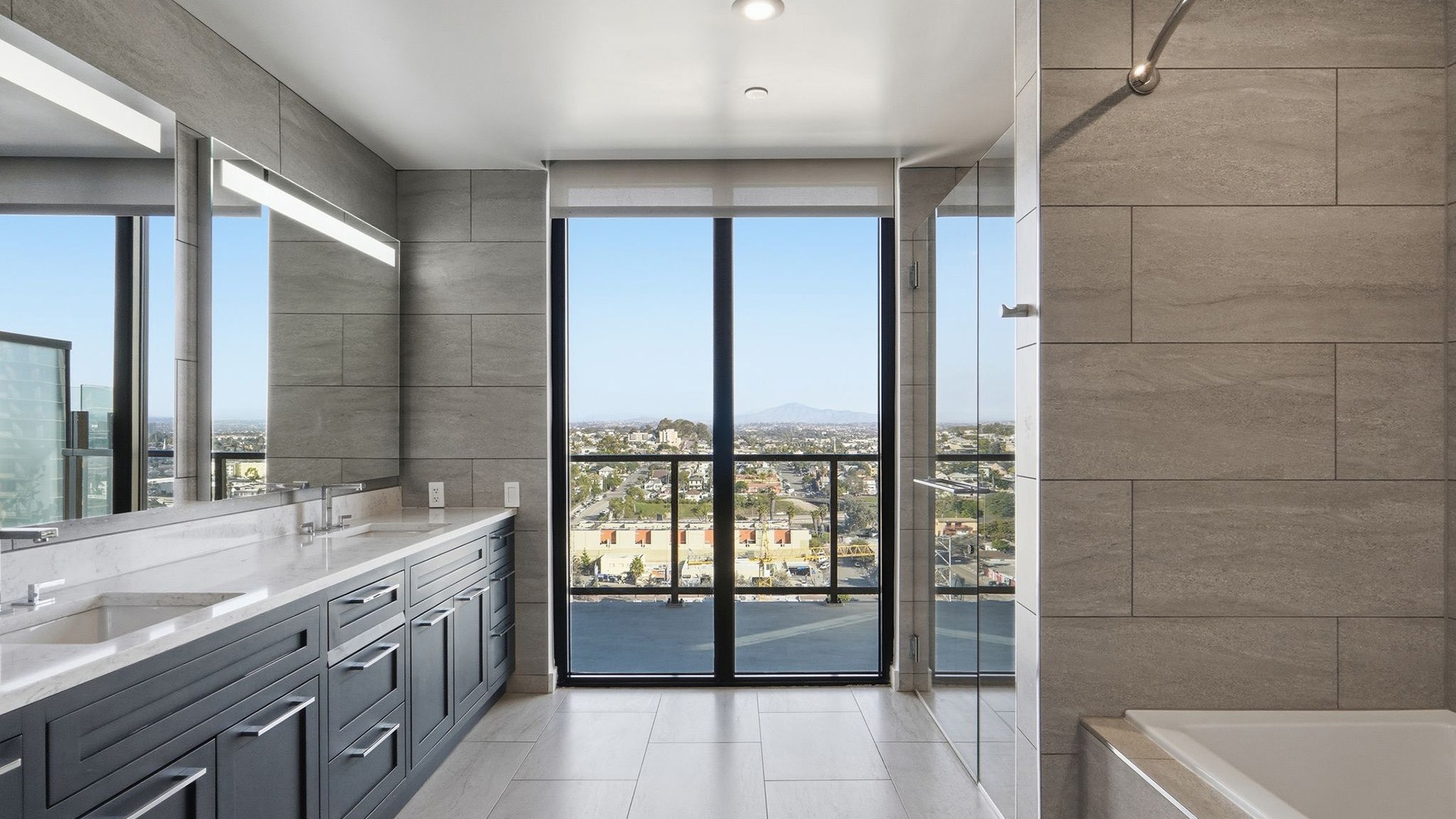 Alx san diego penthouse ph2 bathroom2 view1