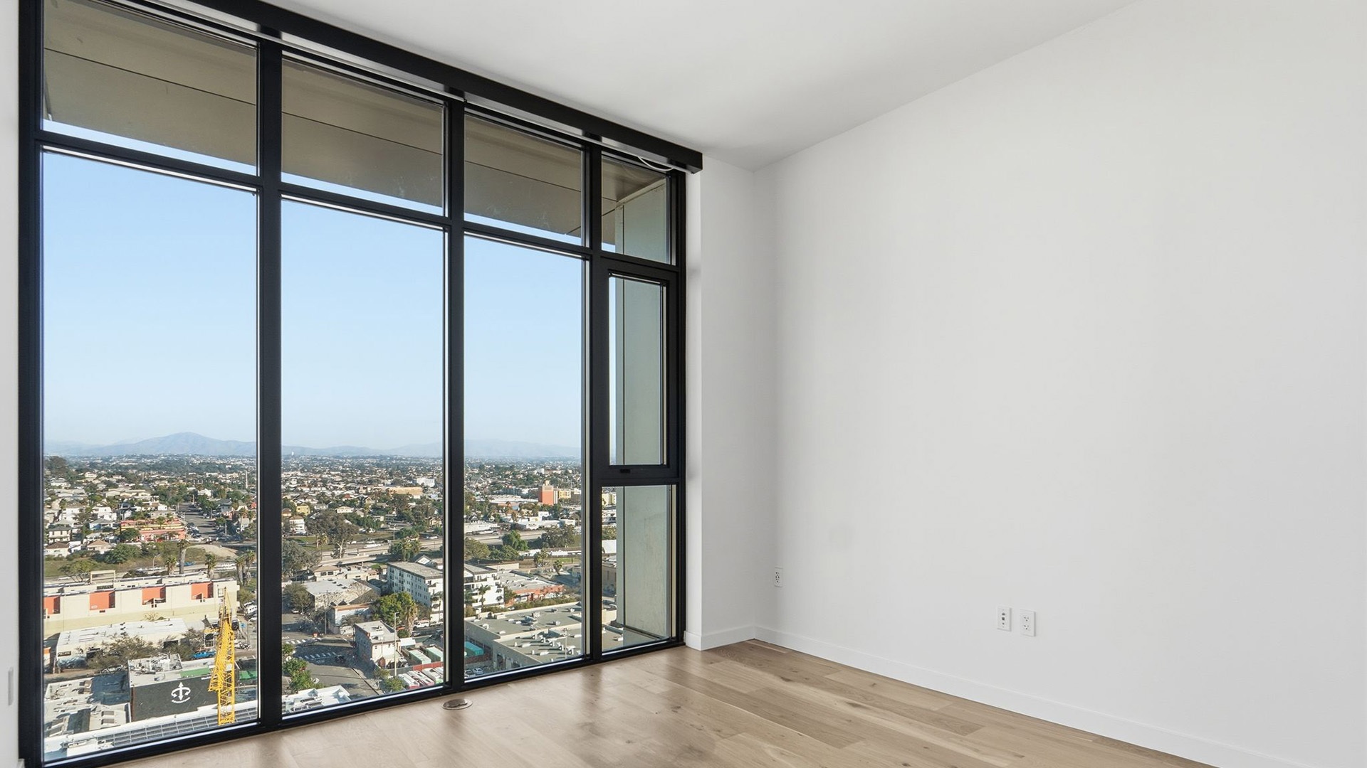 Alx san diego penthouse ph2 bedroom view1
