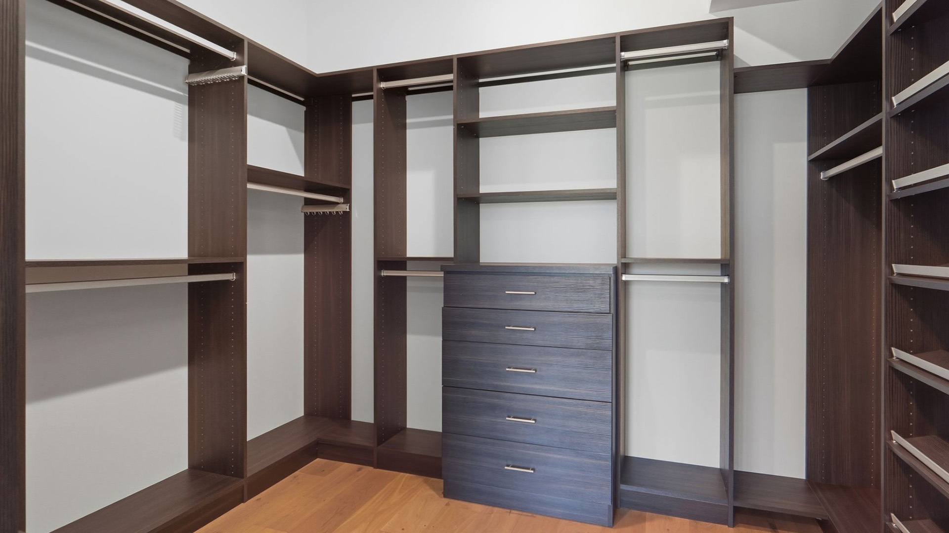 Alx san diego penthouse ph2 closet view2