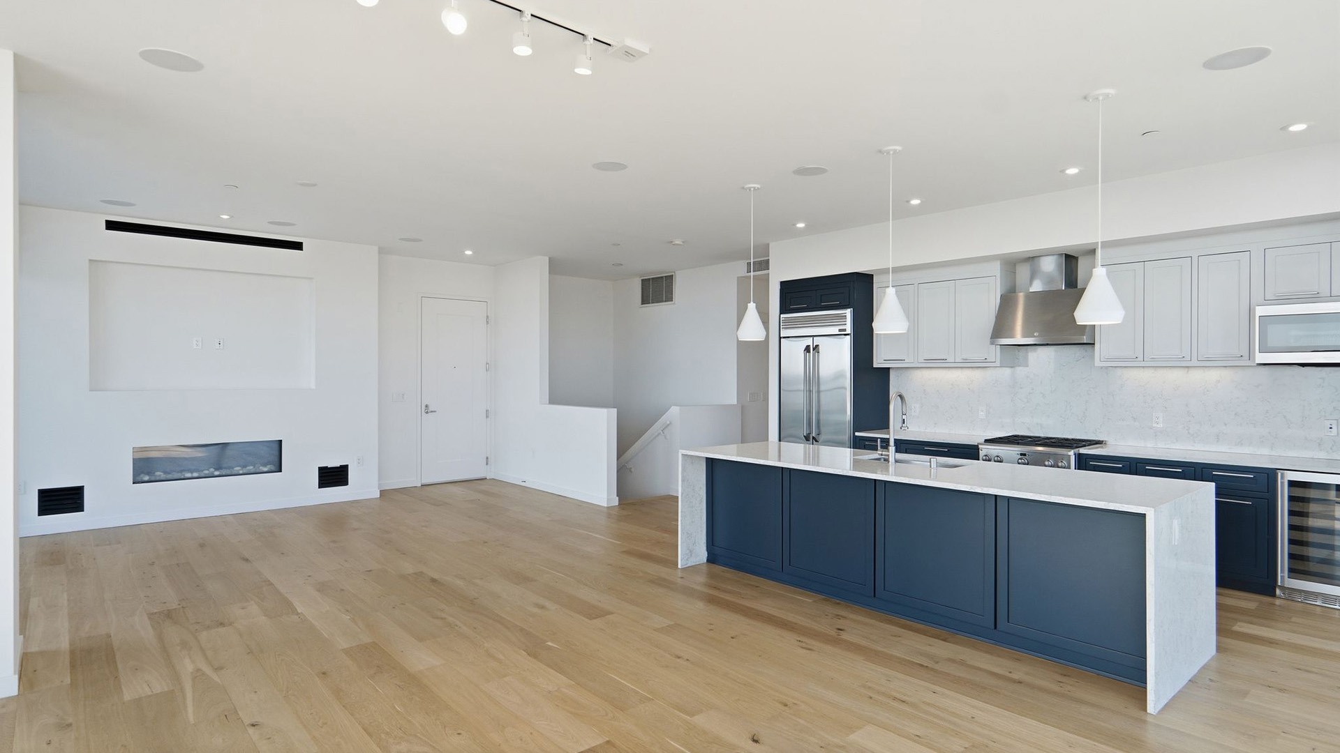 Alx san diego penthouse ph2 living room view2