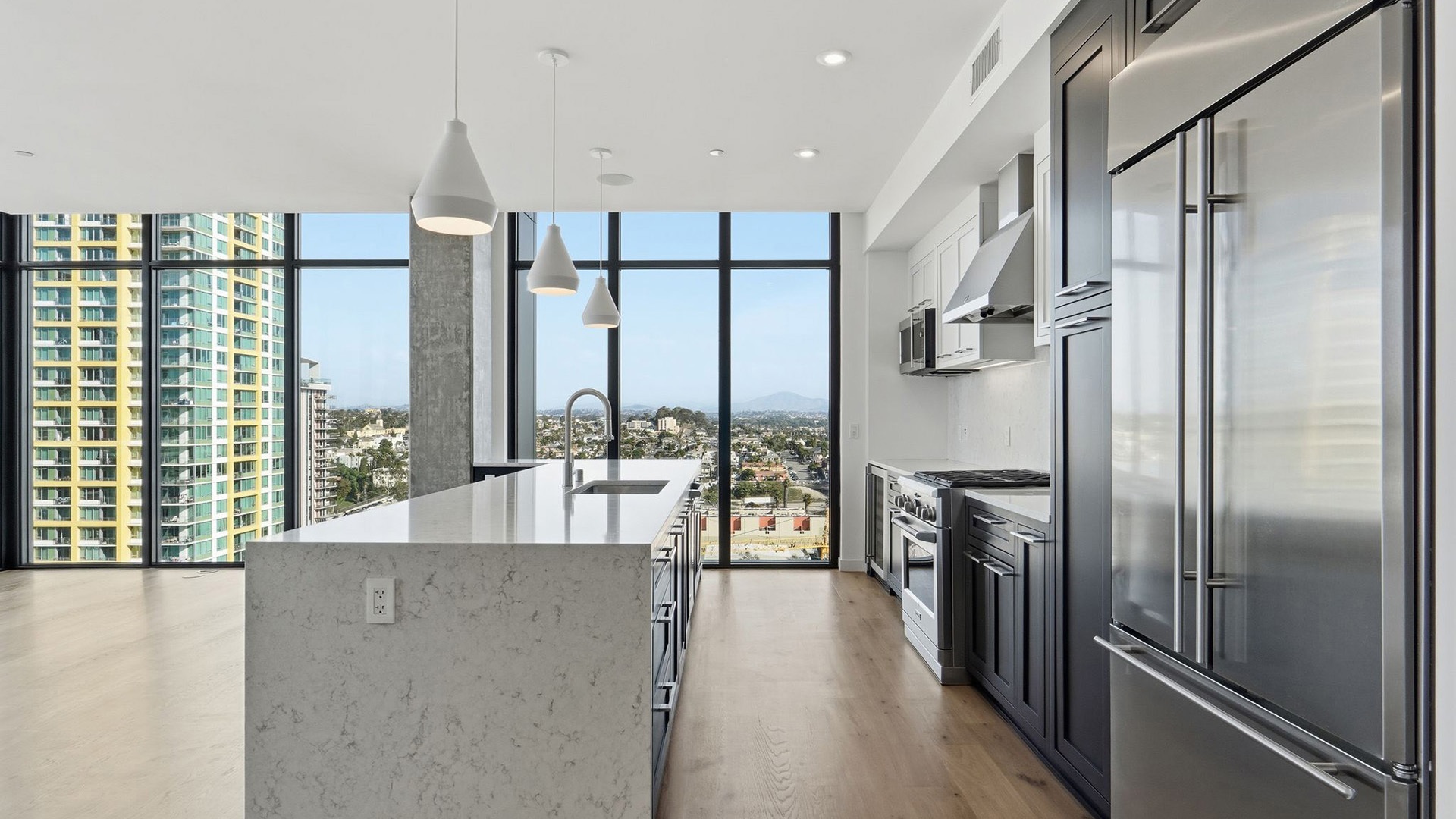 Alx san diego penthouse ph4 kitchen view1