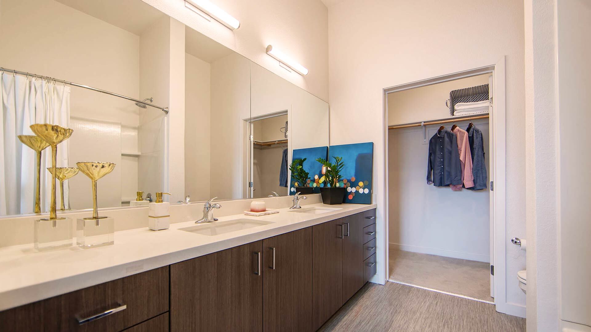 Aperture C1 model bathroom view 2