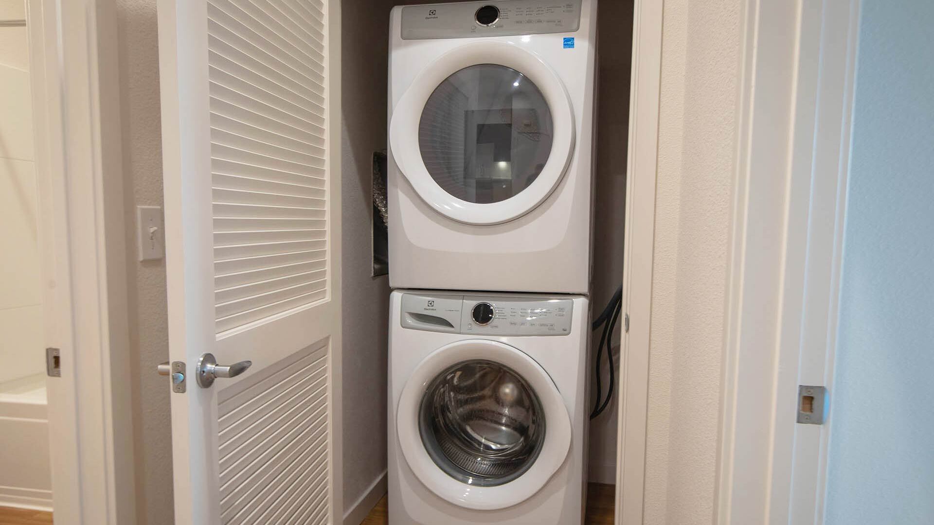 Aperture C5 floorplan laundry closet view 1