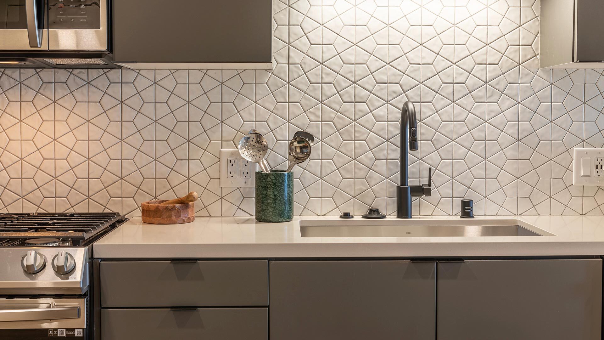 Ardence A12m kitchen detail view 1