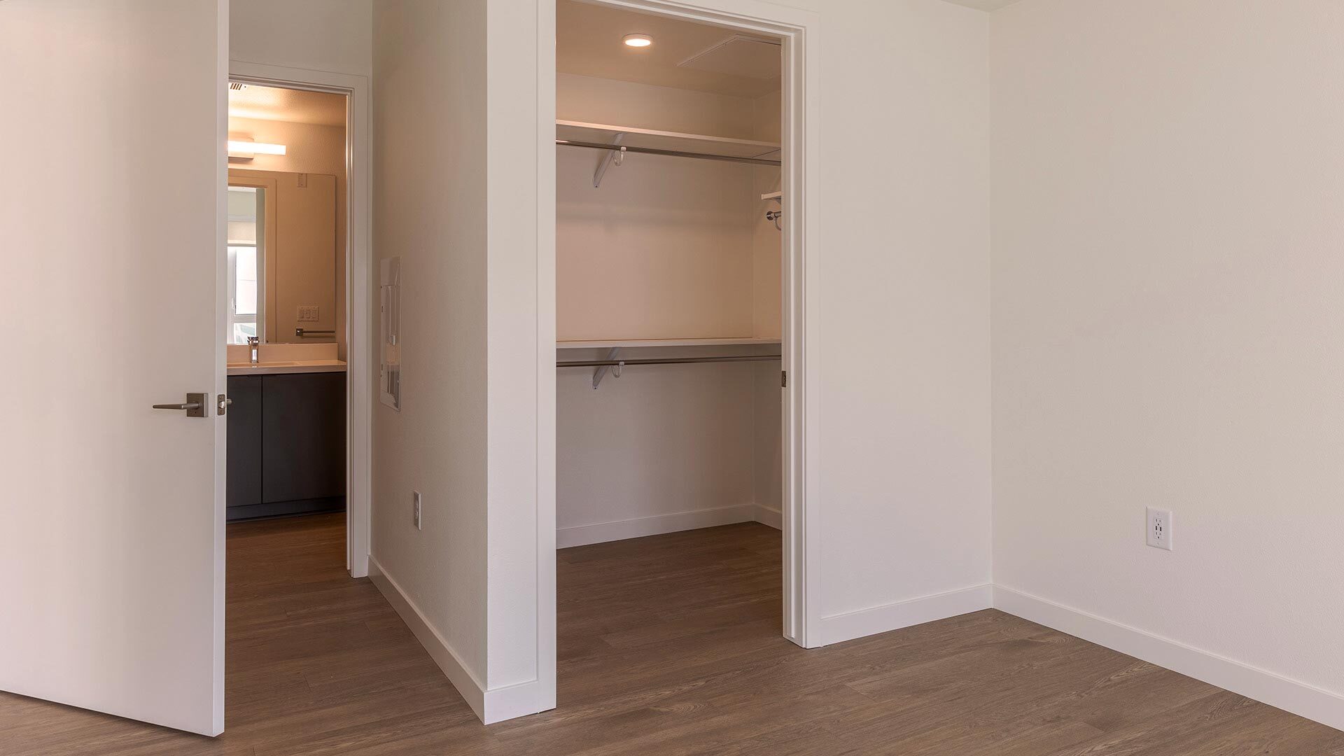 Ardence B12 bedroom closet view 2