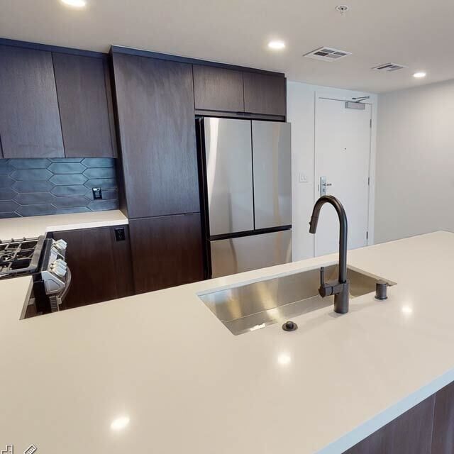 B11 — 2BR — Unit 728