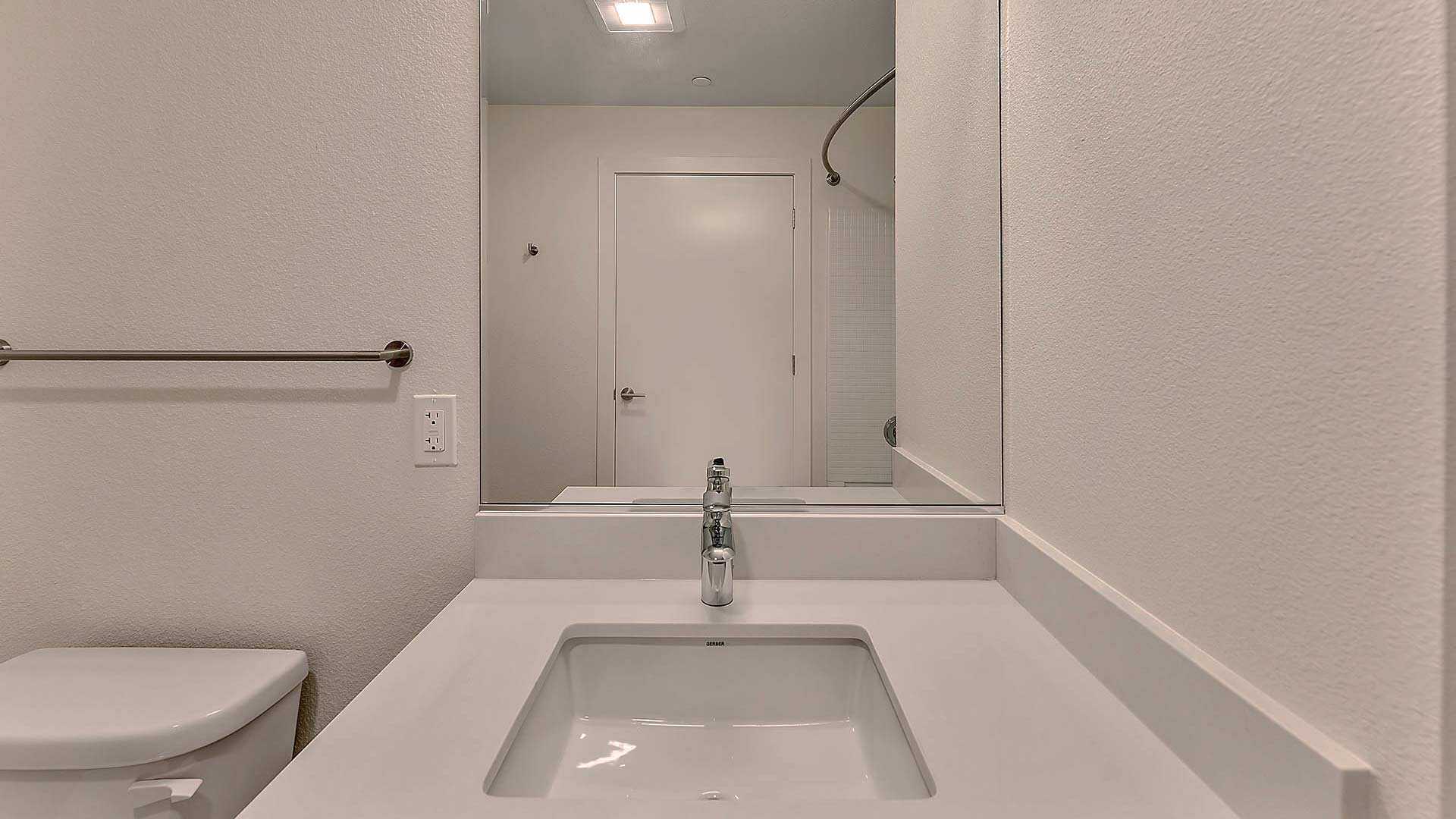 Blake apartments a4 bathroom 1