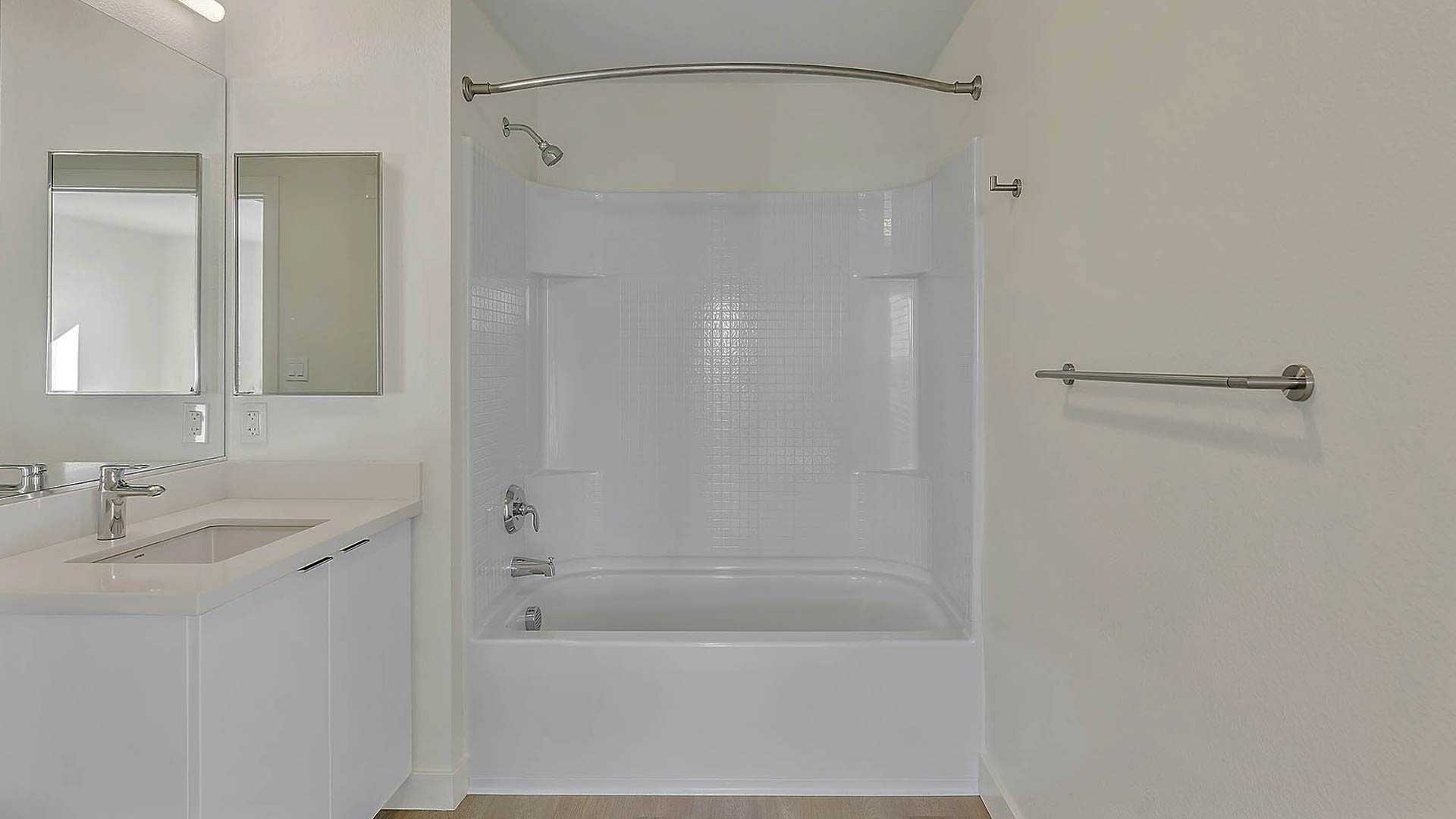 Blake apartments b4 floorplan bathroom view 1