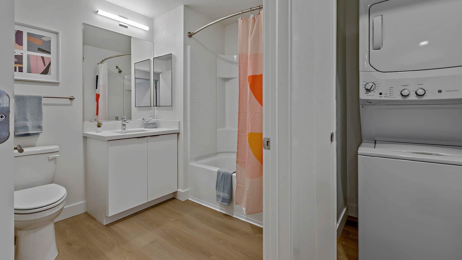 Blake apartments b6 floorplan model bathroom view 1