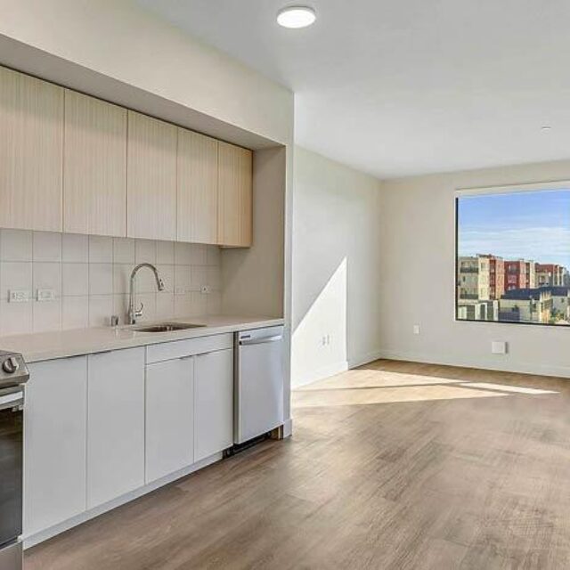 B4 - 1 Bedroom 1 Bath - 677 sq ft