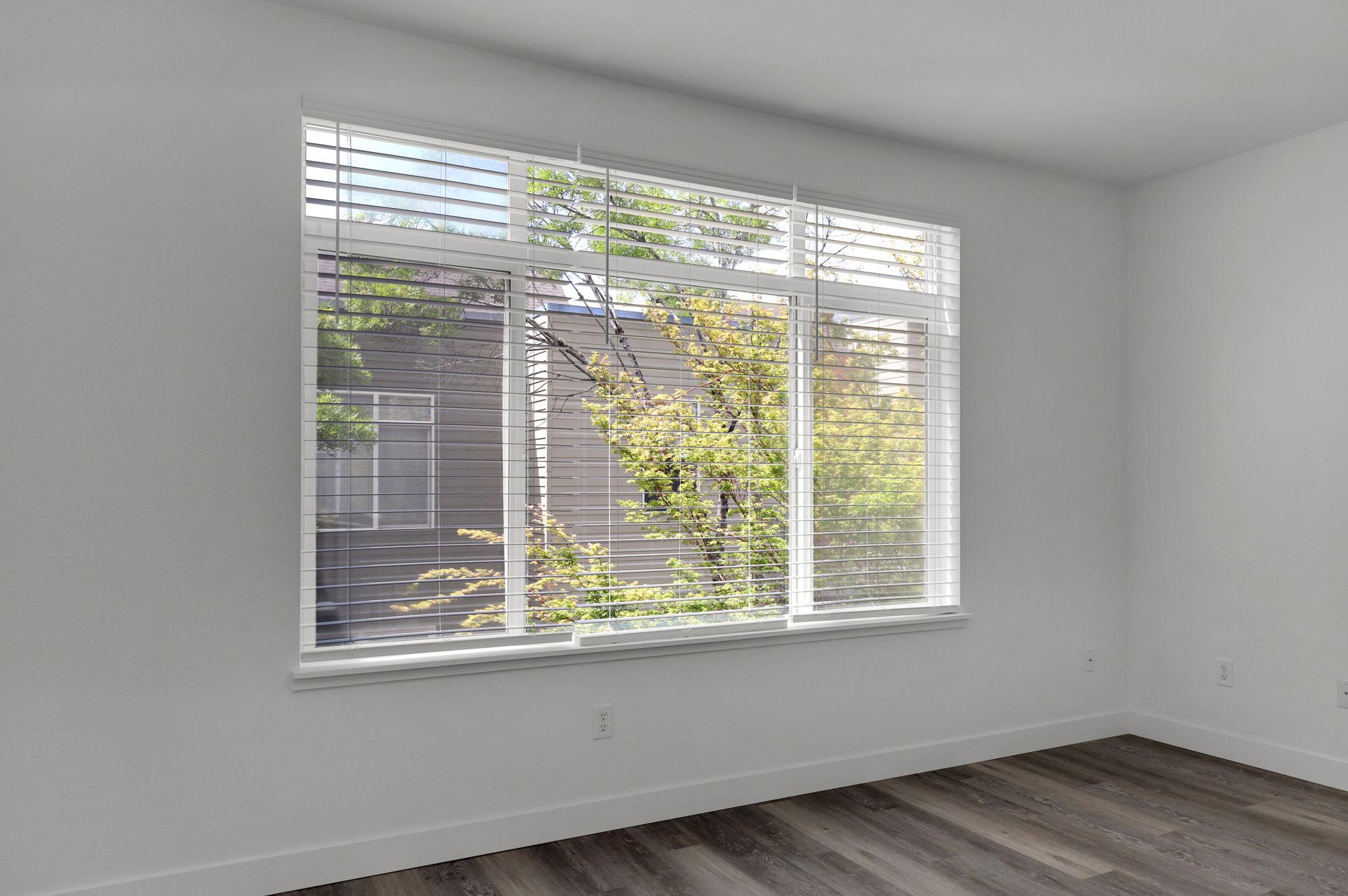 Broadway renovated living 5