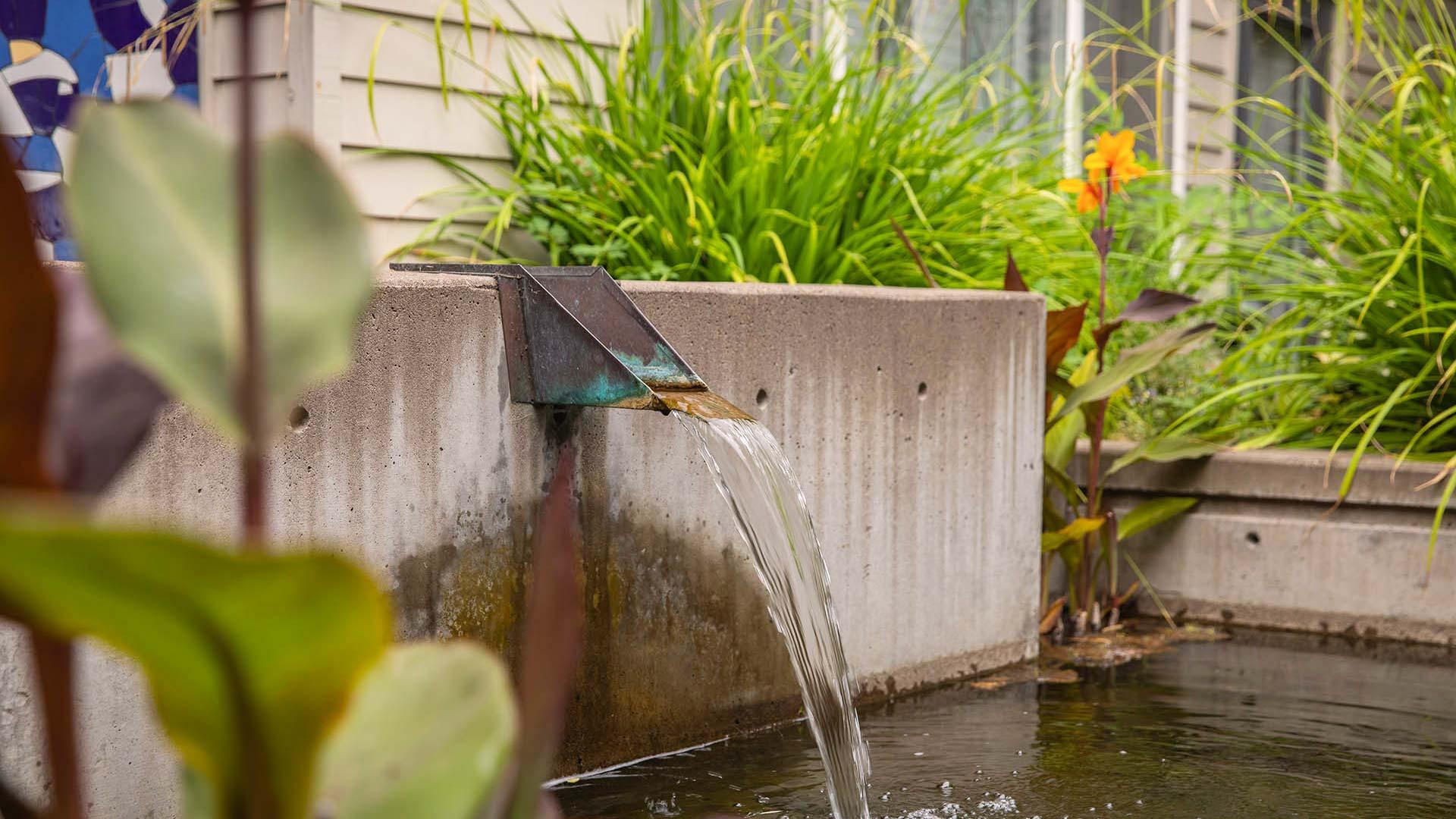 Broadway garden water feature