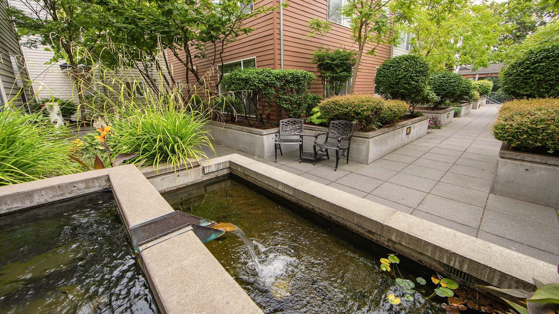 Broadway courtyard water feature 2