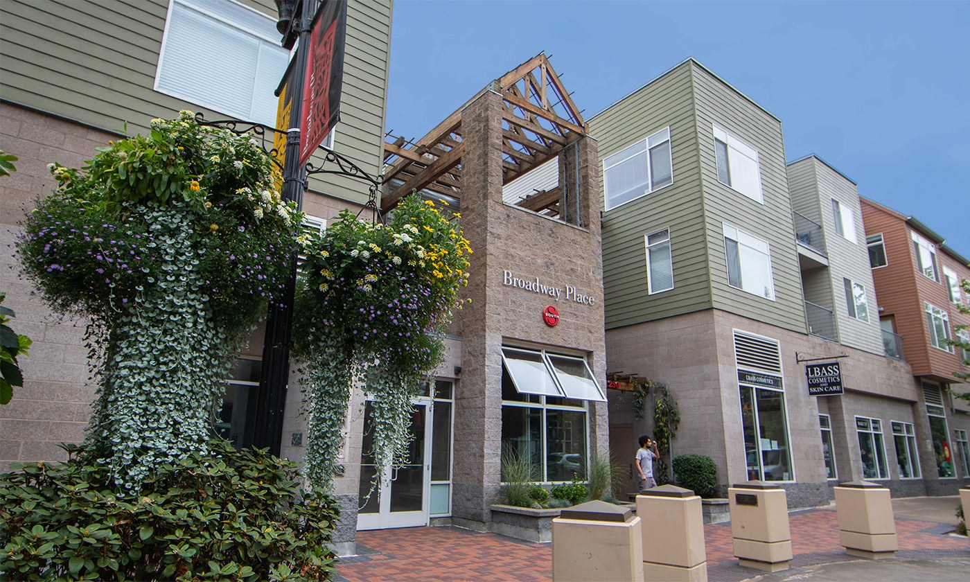 Broadway exterior spring