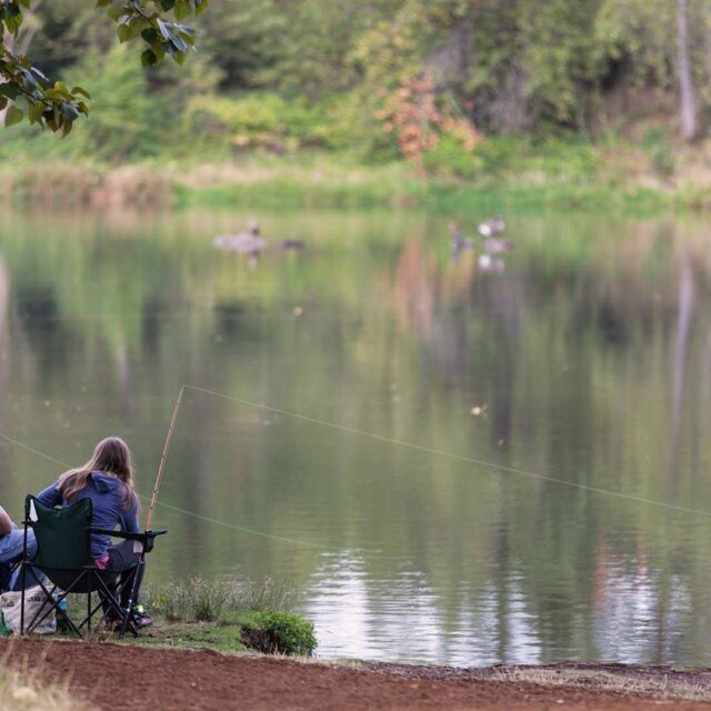 Broadway neighborhood fishing alton baker park