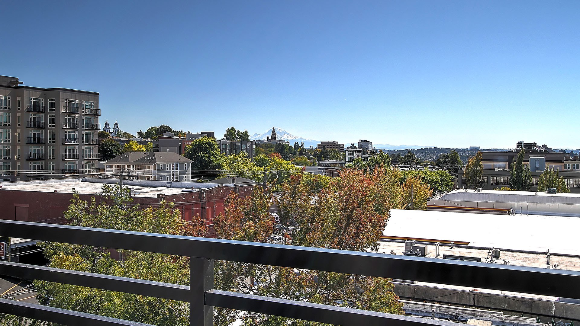 Collins on pine 1bedroom balcony view