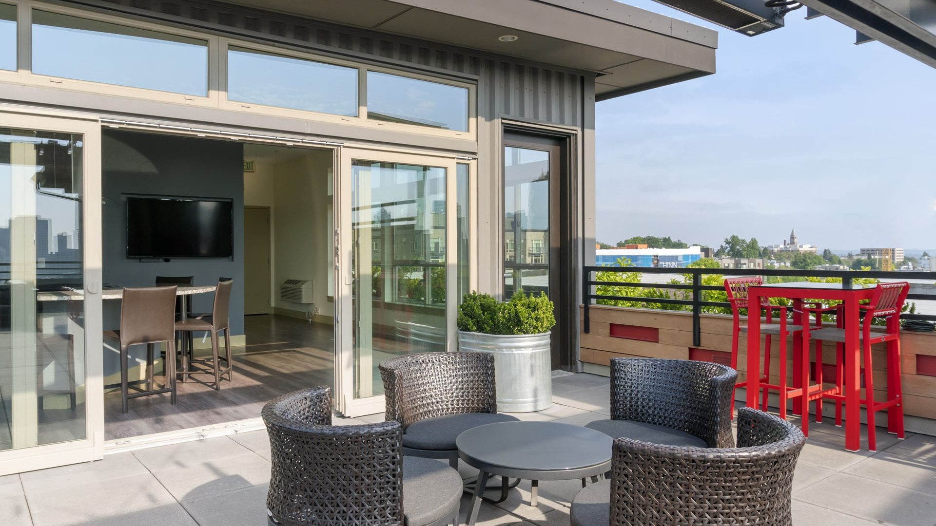 Collins on Pine Rooftop Indoor Outdoor Lounge 24