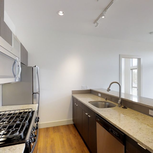 Collins on Pine 1 BR Kitchen 07