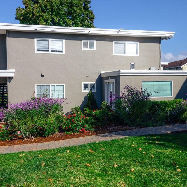 Garden court courtyard building 559