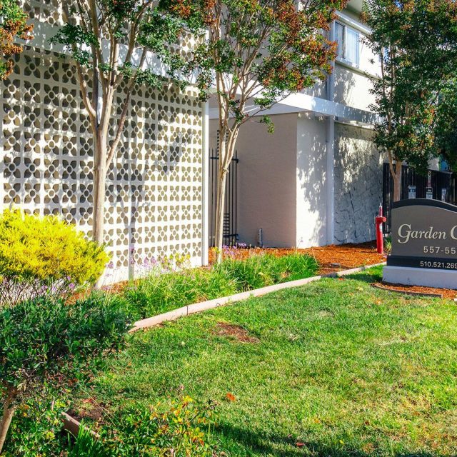 Garden court street frontage sign