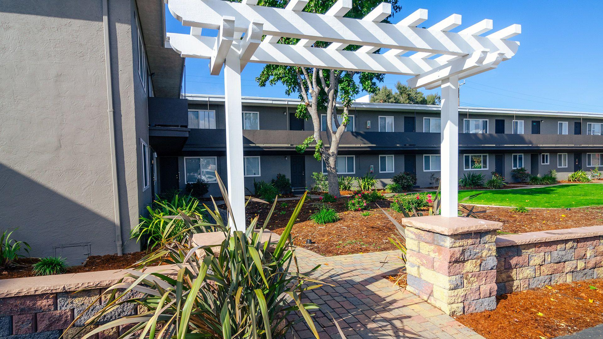 Garden court courtyard pergola