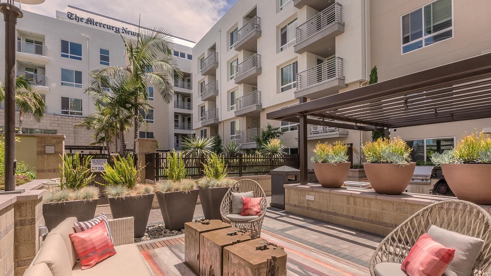 The james courtyard view 2