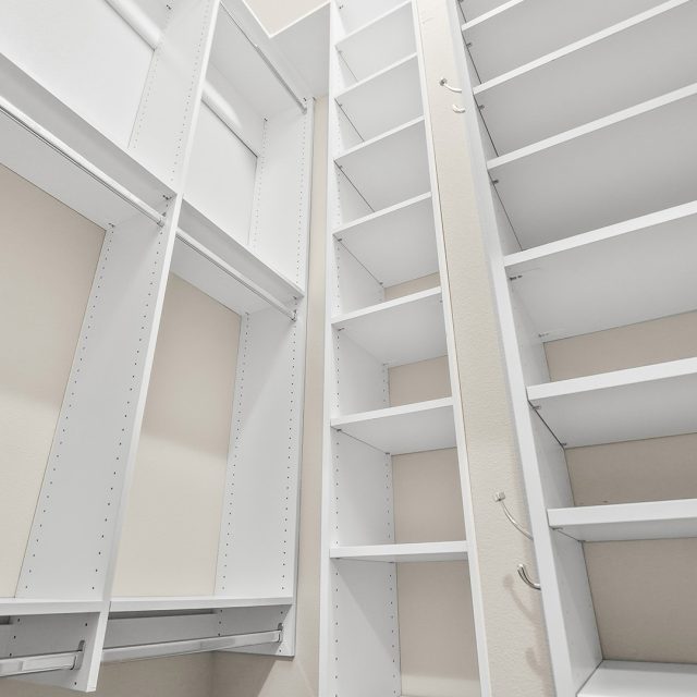 Kearney plaza portland or 1 bedroom a 113 closet