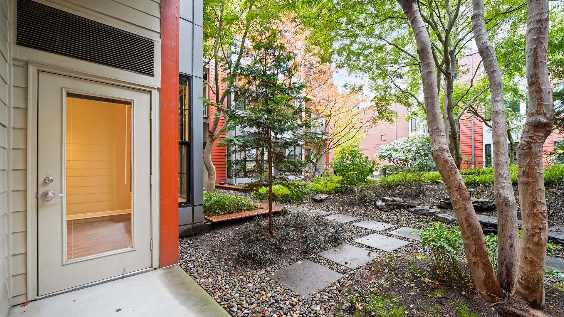 Kearney plaza portland or 1 bedroom a 113 balcony