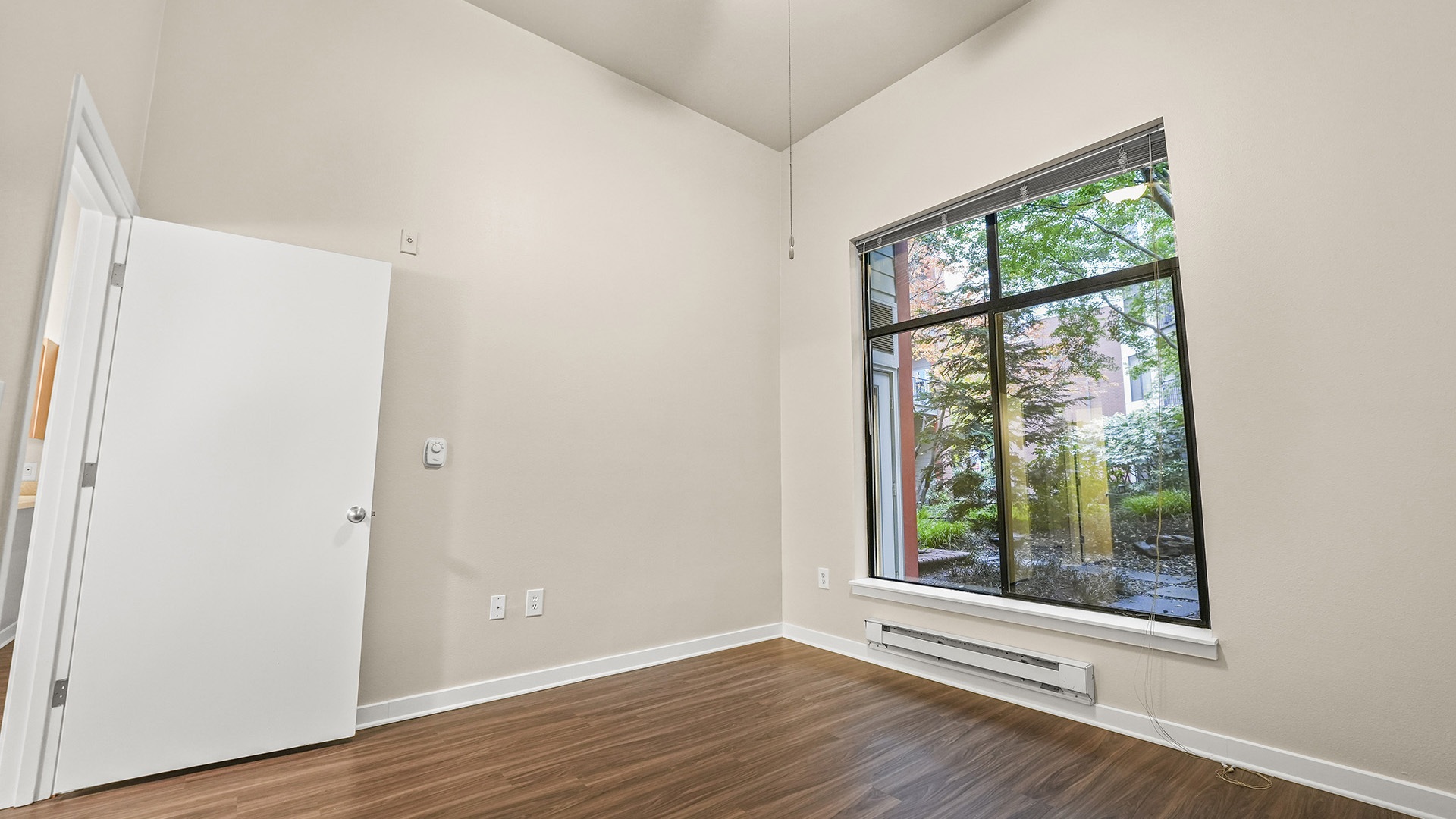 Kearney plaza portland or 1 bedroom a 113 bedroom view1