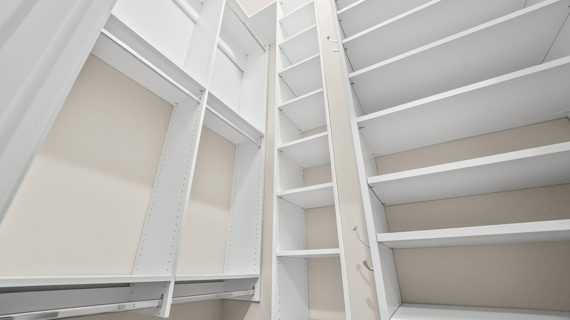 Kearney plaza portland or 1 bedroom a 113 closet