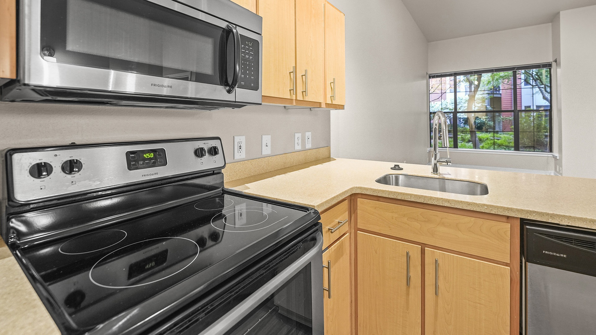 Kearney plaza portland or 1 bedroom a 113 kitchen