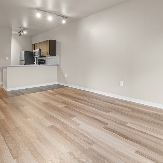 Kearney plaza portland or 1 bedroom b 514 living room view3