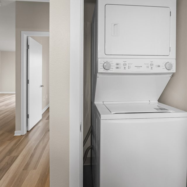 Kearney plaza portland or 1 bedroom b 514 washer dryer