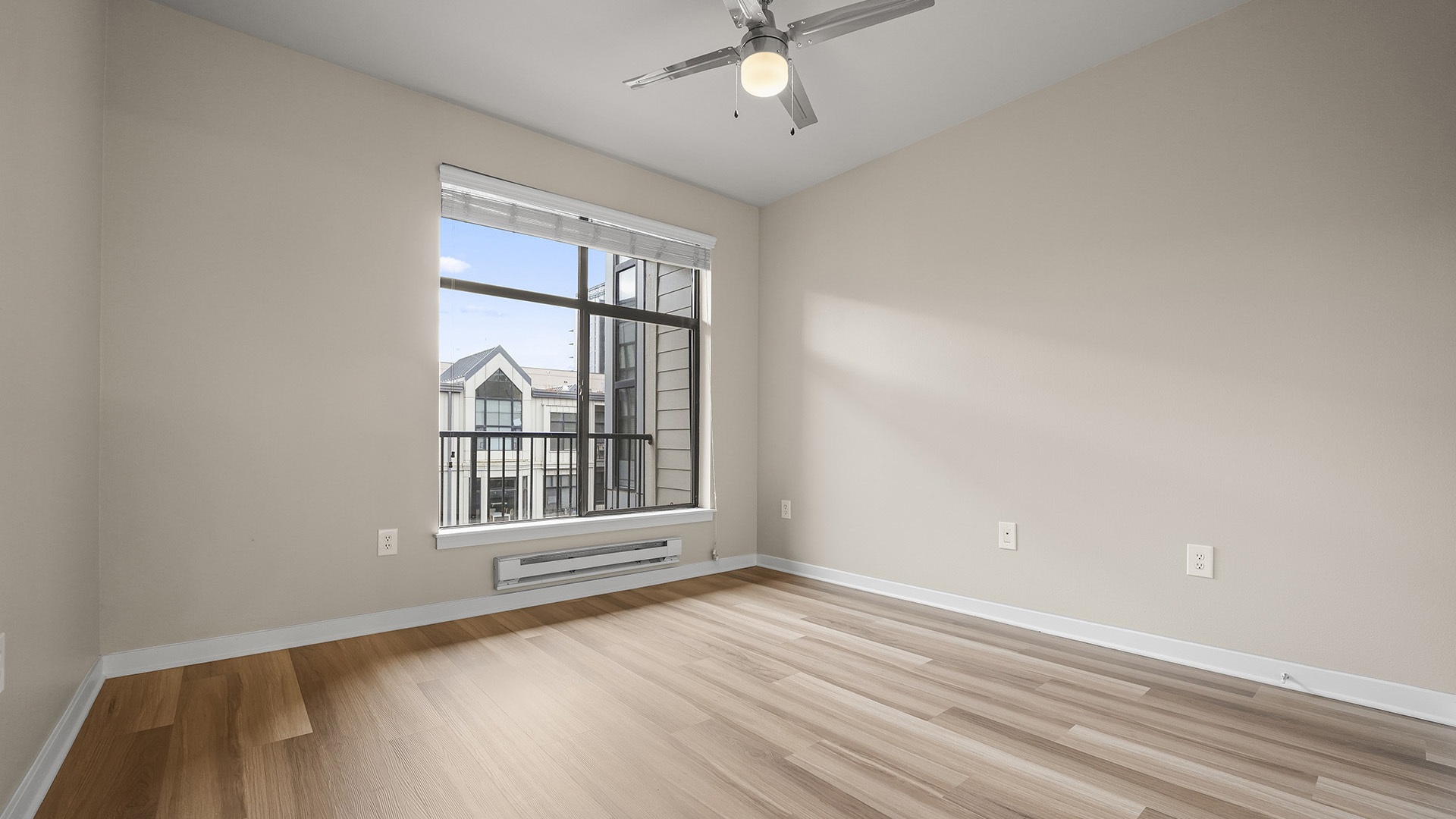 Kearney plaza portland or 1 bedroom b 514 bedroom view1