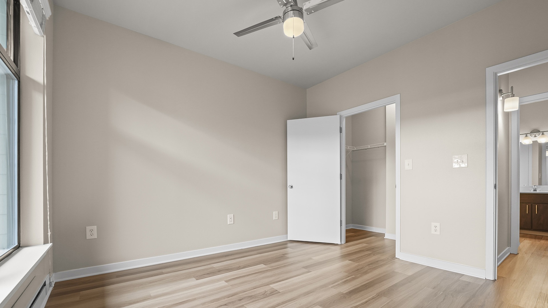 Kearney plaza portland or 1 bedroom b 514 bedroom view2