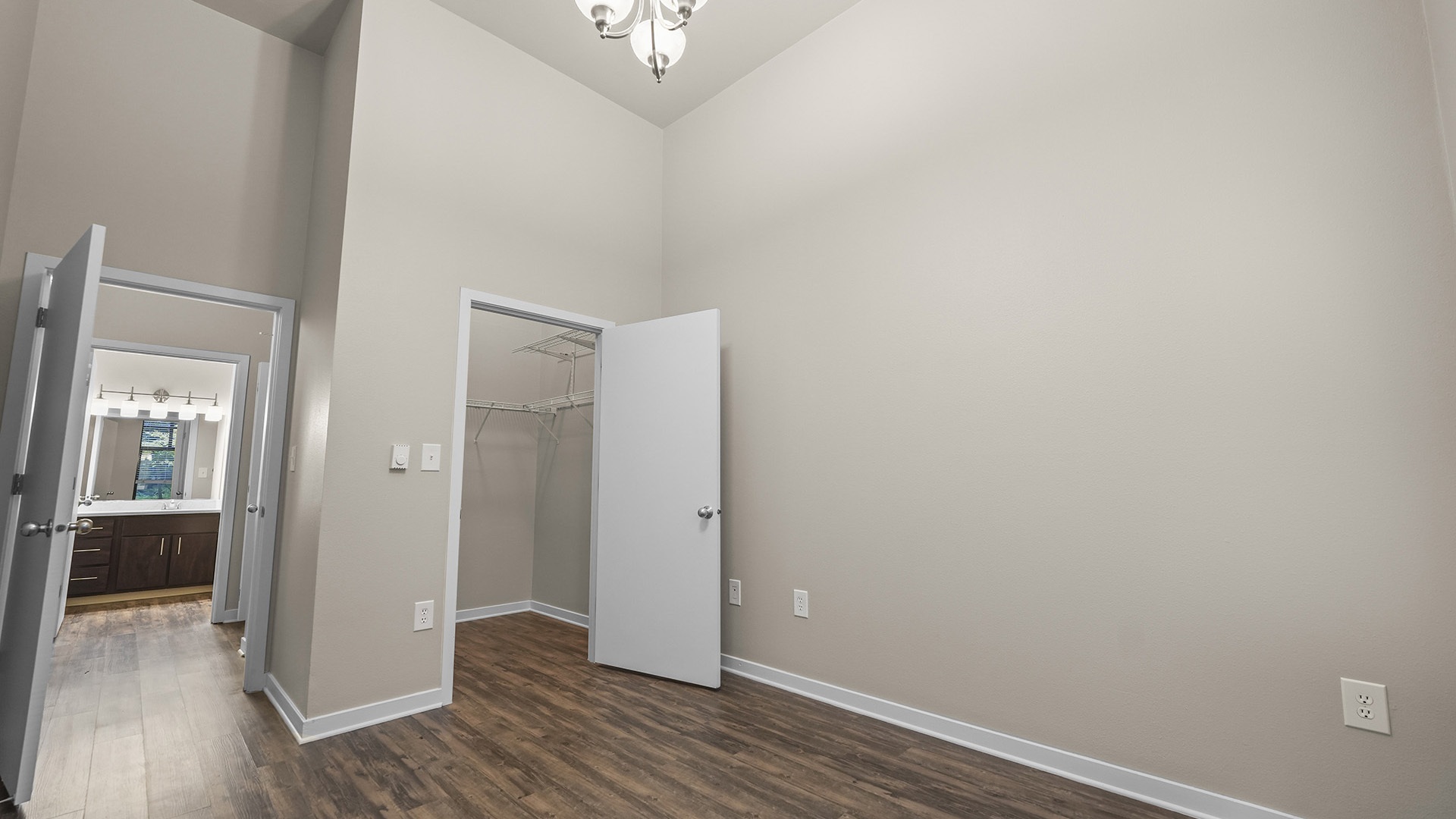 Kearney plaza portland or 2 bedroom B 103 bedroom1 view2