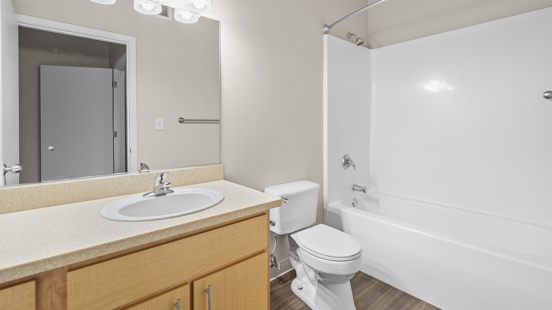 Kearney plaza portland or 2 bedroom d 112 bathroom1