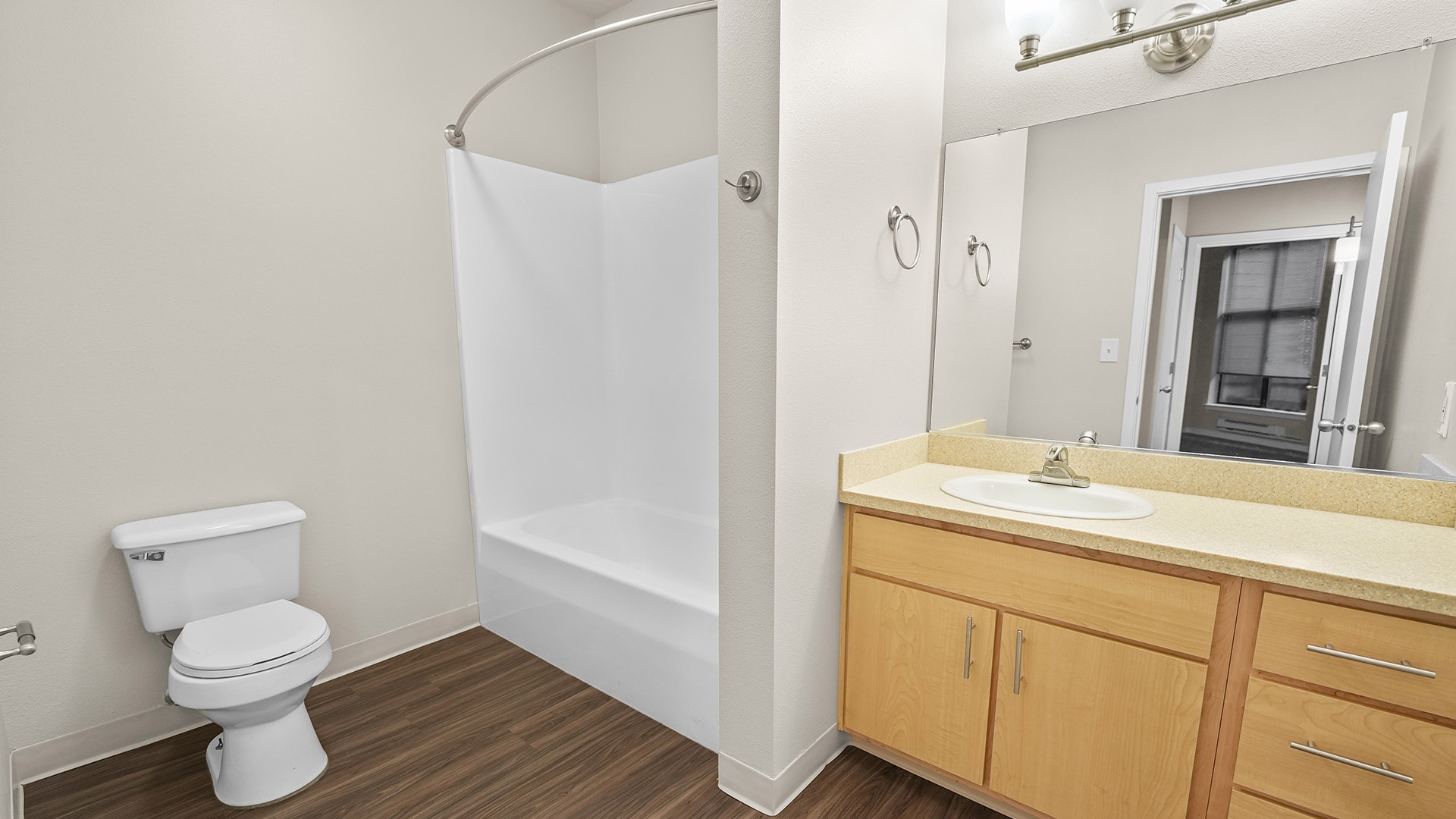 Kearney plaza portland or 2 bedroom d 112 bathroom2