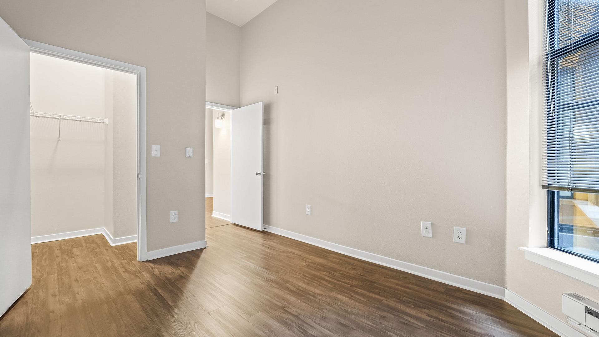 Kearney plaza portland or 2 bedroom d 112 bedroom1 view2