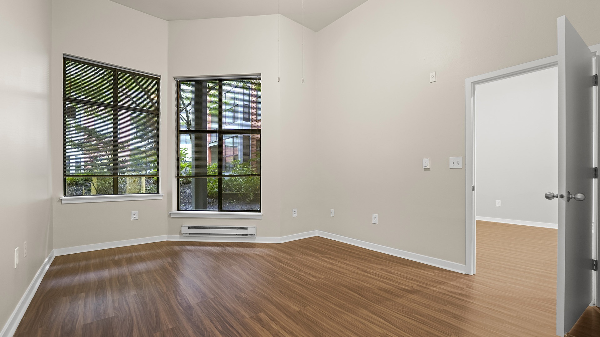 Kearney plaza portland or 2 bedroom d 112 bedroom2 view2