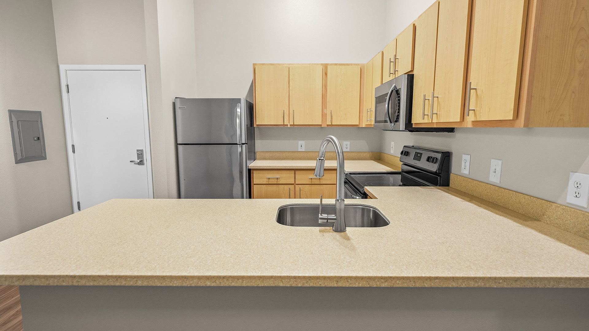 Kearney plaza portland or 2 bedroom d 112 kitchen view1